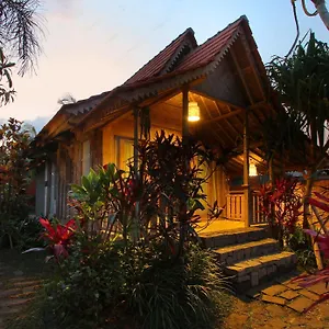 **** Resort Suarti Boutique Village Indonesien